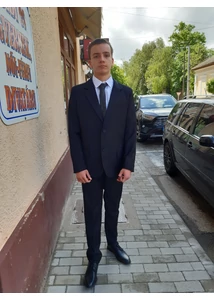 Karcsúsított fekete fiú öltöny ANNBOR 164 